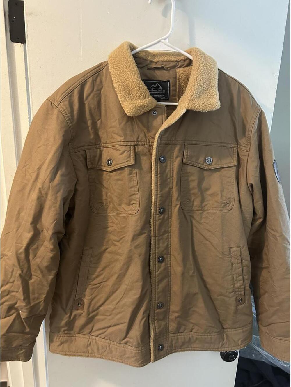 Fashion sport Tan Sherpa lined jacket with button-up front and pockets size L